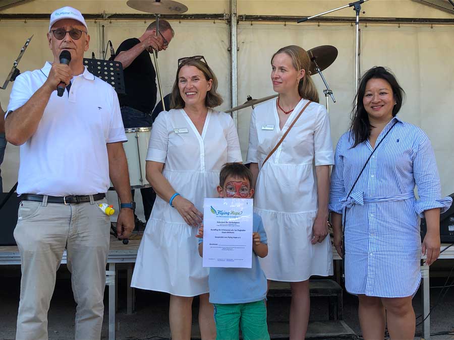 Familienzahnarzt Dr. Beate Jürgens & Partner spendet mit It´s for Kids 8.000 Euro